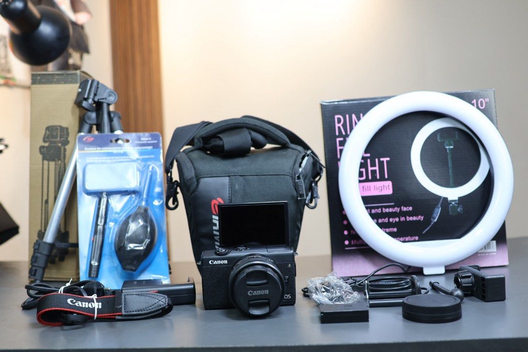 Canon EOS M200 Mirrorless Camera (Category: Cameras) located in Manila. Submitted by lenascamera (Listing ID 1429165394, Image 3). Description: NOTE: Sa dami po ng message na natatangap ko, naka hold napo ang Mga message hindi napo ako makapag reply pero na babasa ko kaya hanggat maari mag direct na kayo sa page ko sa facebook Lena’s camera para makareply ako agad salamat. Canon EOS M200 Mirrorless Camera ₱31,000 Key Features 24.2MP APS-C Sensor 
