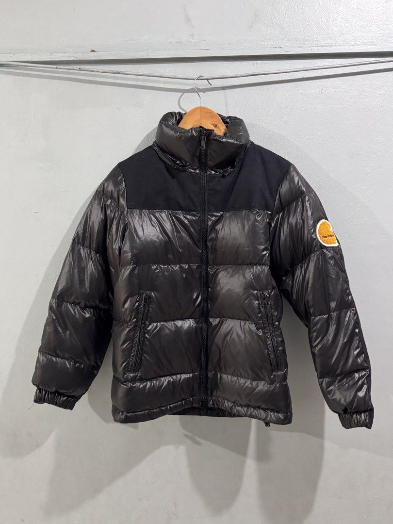 Carhartt Puffer Jacket - Black - Size M (Category: Coats, Jackets and Outerwear) located in Manila. Submitted by mpac22222 (Listing ID 1429146013, Image 1). Description: Missing hood Condition: 9.5/10 Fit large.