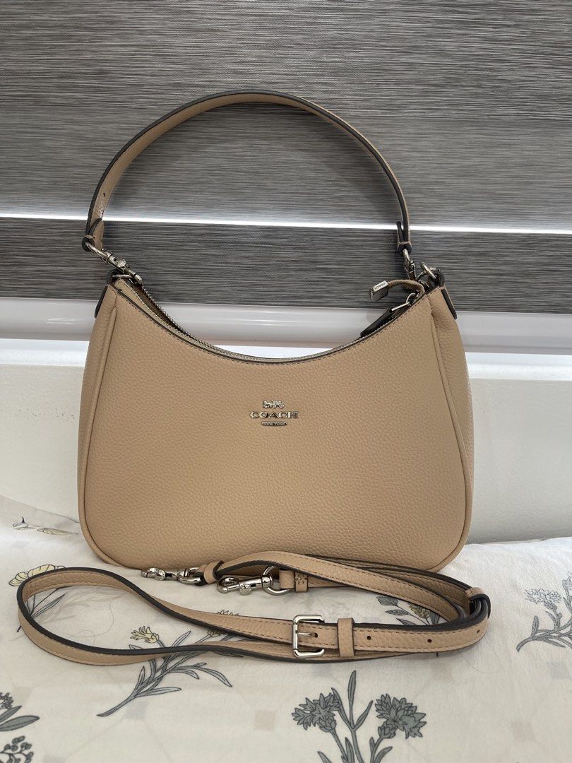 Coach Shoulder Bag with Adjustable Strap (Category: Luxury Bags & Wallets) located in Marikina City. Submitted by lovlee (Listing ID 1429000705, Image 2). Description: Good as New Oem True leather.