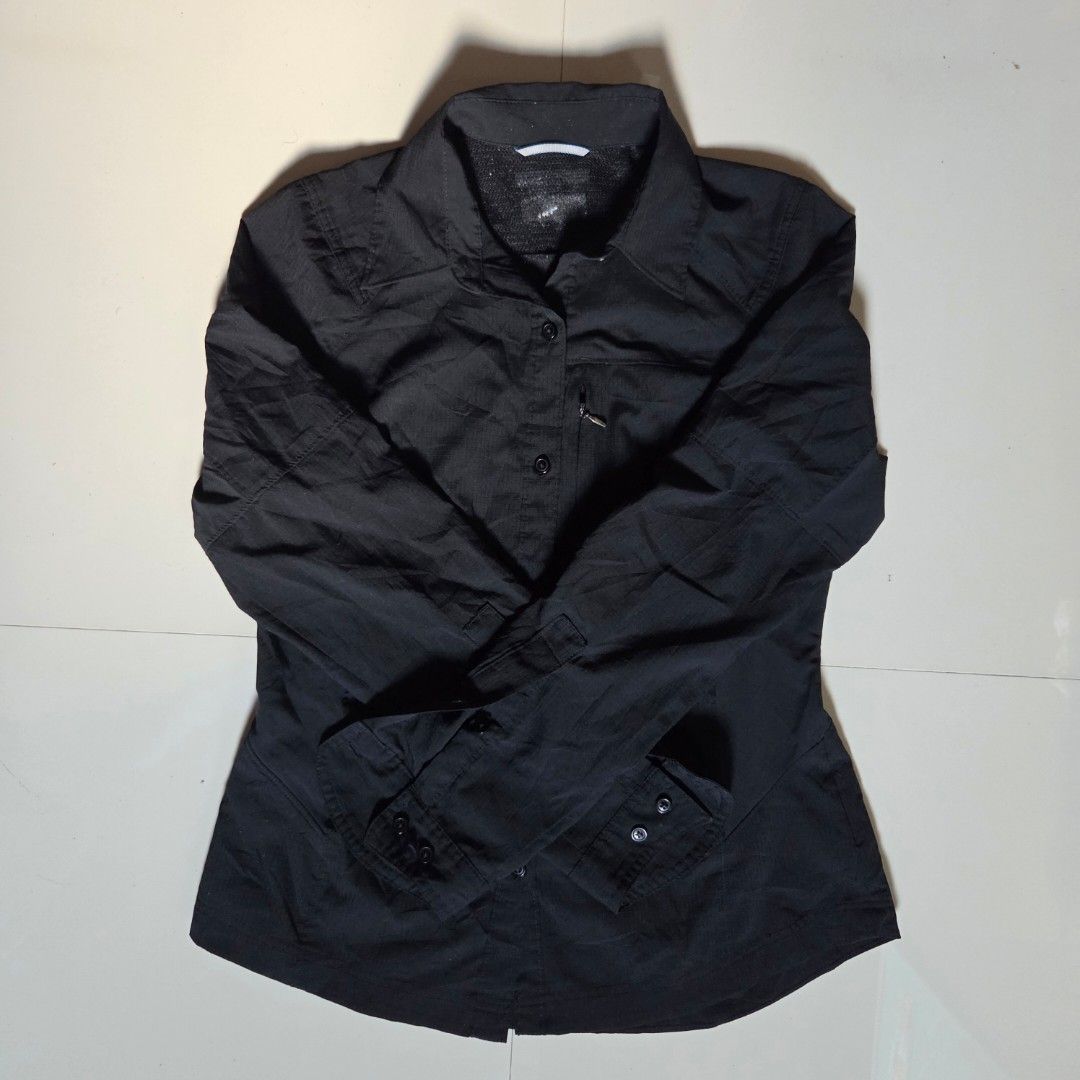 COLUMBIA Button Down Long Sleeve Shirt PFG (Category: Activewear) located in Tayabas. Submitted by old.dani (Listing ID 1429039759, Image 2). Description: Fitting: Men - S ; Womem - Tall Slim M ‎Length: 25 ‎Width: Bust - 17 ; W - 15.5 ‎Shoulder: 14.5 ‎Arm Space: 8.5 ‎Sleeve Length: 24.5 ‎ ‎Color: Black Color Rate: 9.8 ‎Material: 100% Polyester Hardware: Zipper, Buttons, & Sleeve Tab ‎Issue: N/A ‎Condition: Excellent.