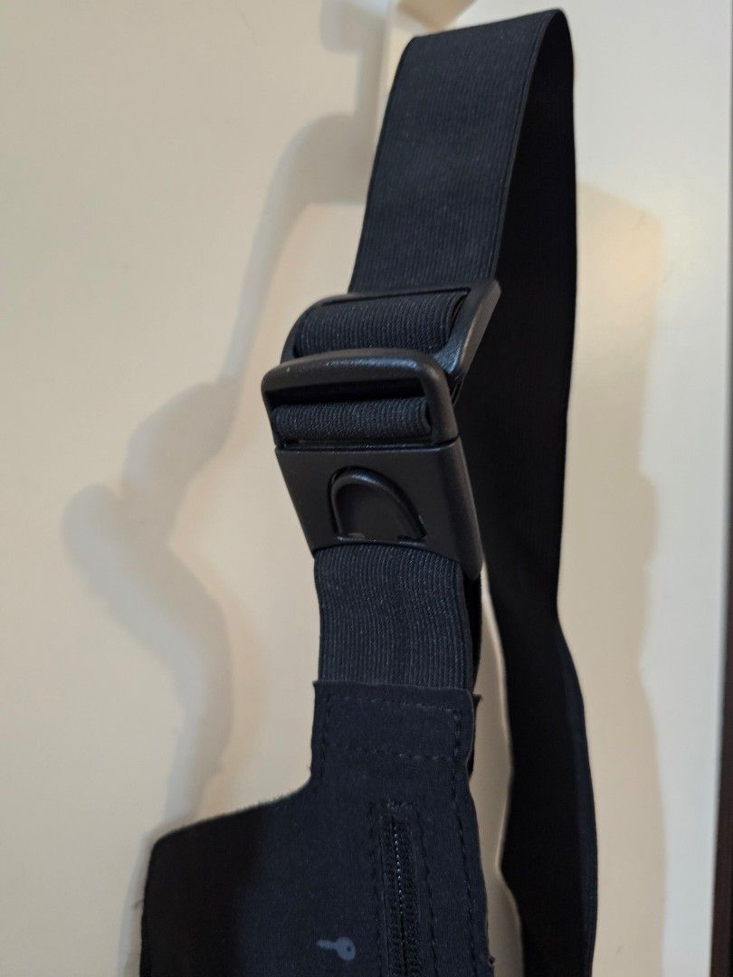 Decatlon Running Belt for Phone (Category: Belts) located in Las Pinas. Submitted by specteretceps (Listing ID 1429086236, Image 2). Description: Kalenji running belt is perfect for keeping your essentials secure while you exercise. It features a zippered pocket for your phone, keys, and other small items. The adjustable strap ensures a comfortable fit. The belt is black and has the Kalenji logo on the front. It also has a headphone port..