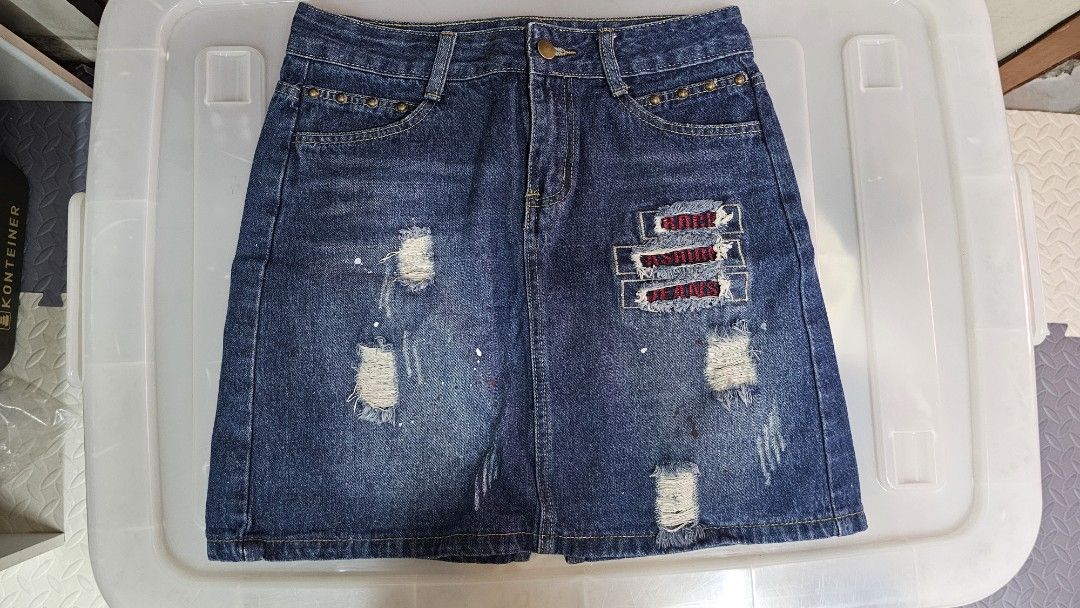 DENIM SKIRT FOR SALE batch 2 (Category: Skirts) located in Paranaque City. Submitted by mystuffmel (Listing ID 1429015259, Image 1). Description: RFS:DECLUTTERING All items are in good condition. NO to COD Payment first before booking of courier If you get 3 or more with discount MOP:gcash only.