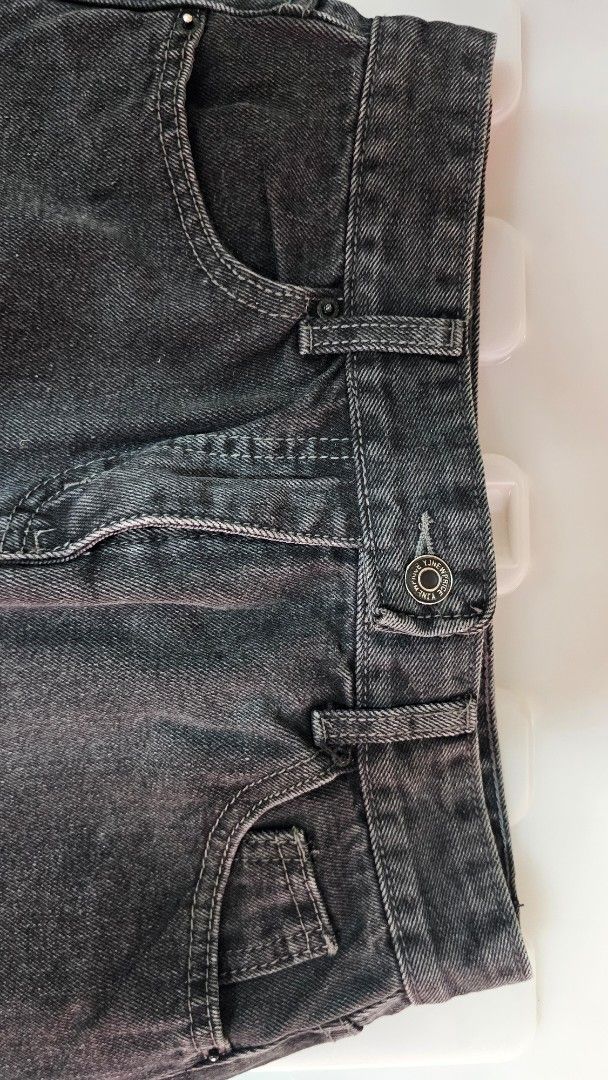 DENIM SKIRT FOR SALE batch 1 (Category: Skirts) located in Paranaque City. Submitted by mystuffmel (Listing ID 1429006545, Image 2). Description: SKIRTS FOR SALE RFS:DECLUTTERING All items are in good condition. NO to COD Payment first before booking of courier If you get 3 or more with discount MOP:gcash only .