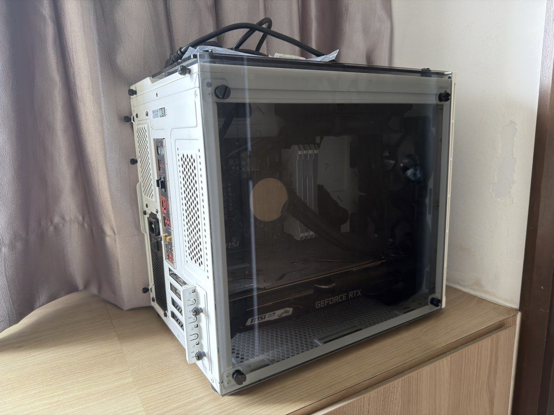 Desktop PC413249583228528640