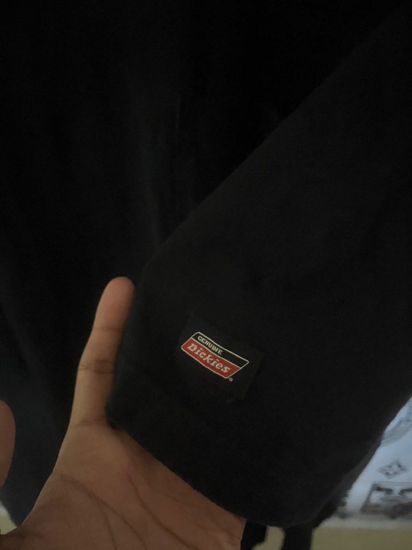 Dickies Black T-Shirt 2XL (Category: Tshirts & Polo Shirts ) located in Anda. Submitted by goodthrift.1 (Listing ID 1429120422, Image 3). Description: Dickies Width:26 Lenght:30 issue:none.