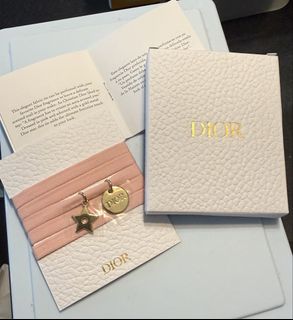 (Category: ) located in . Submitted by gold_glitters (Listing ID 1429093178, Image 1). Description: .