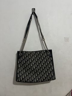 (Category: ) located in . Submitted by thriftkolangbyktsht (Listing ID 1429033931, Image 1). Description: .