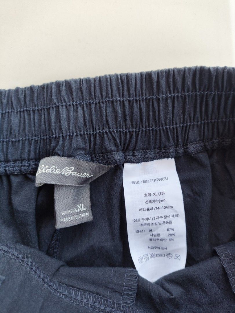 Eddie Bauer Navy Blue Pants XL (Category: Other Bottoms) located in Valencia. Submitted by boxxerus (Listing ID 1429018122, Image 2). Description: waist 29-34 L35.