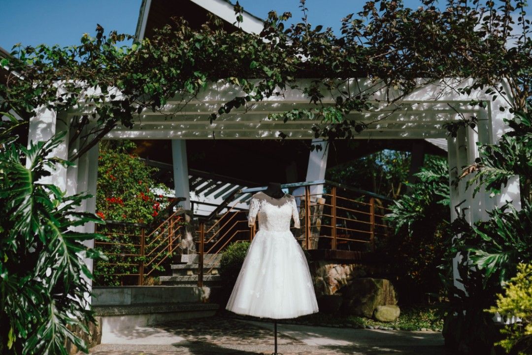 Elegant Lace Wedding Dress (Category: Evening dresses & gowns) located in Cavite. Submitted by heyimsosab (Listing ID 1429081172, Image 2). Description: Wedding Gown used last 2020 during our intimate wedding (coz of pandemic) its a garden wedding kaya po ginawa kong short gown. pero meron pong mahabang veil as seen on photos. included na po ung veil, cords and bag you may use this on garden wedding too or civil weddings or intimate wedding like 