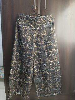 (Category: ) located in . Submitted by declutterwithhannie (Listing ID 1429161188, Image 1). Description: .