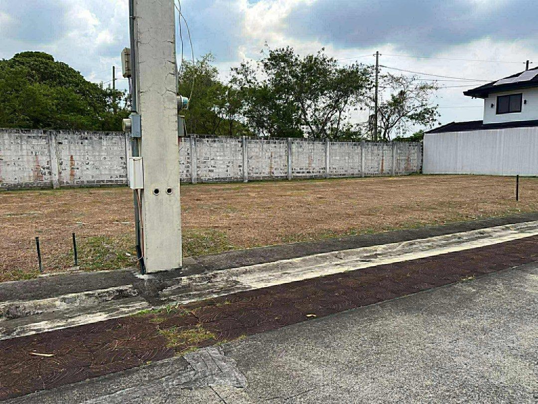 For sure buyer Dm directly (Category: Lot) located in Paranaque City. Submitted by ollaboutmycloset (Listing ID 1429148965, Image 2). Description: Two lots for sale in Brgy Quipot, San Juan, Batangas, both with similar features and pricing: 1. Lot Size: 2,396 sqm Price: ₱2,500 per sqm Features: ◦ Concrete fence ◦ With Gate ◦ Approximately 15 minutes from Laiya Beach ◦ Clear & Leveled ground ◦ Nearby bypass road project ◦ Along a cemented barangay