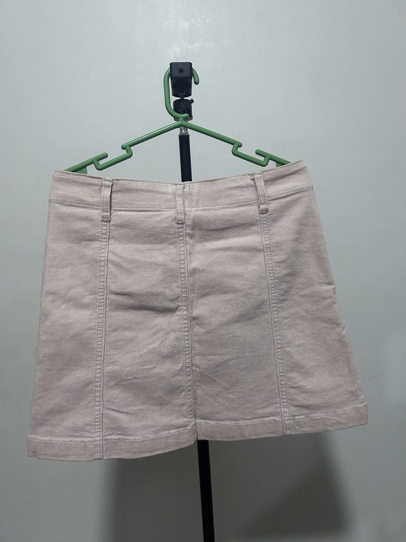 Forever 21 Corduroy Mini Skirt (Category: Skirts) located in Manila. Submitted by keyyher (Listing ID 1429137743, Image 3). Description: Forever 21 Corduroy Mini Skirt (blush pink) Waist size - 28 inches Length - 15 inches Manila - Laguna .