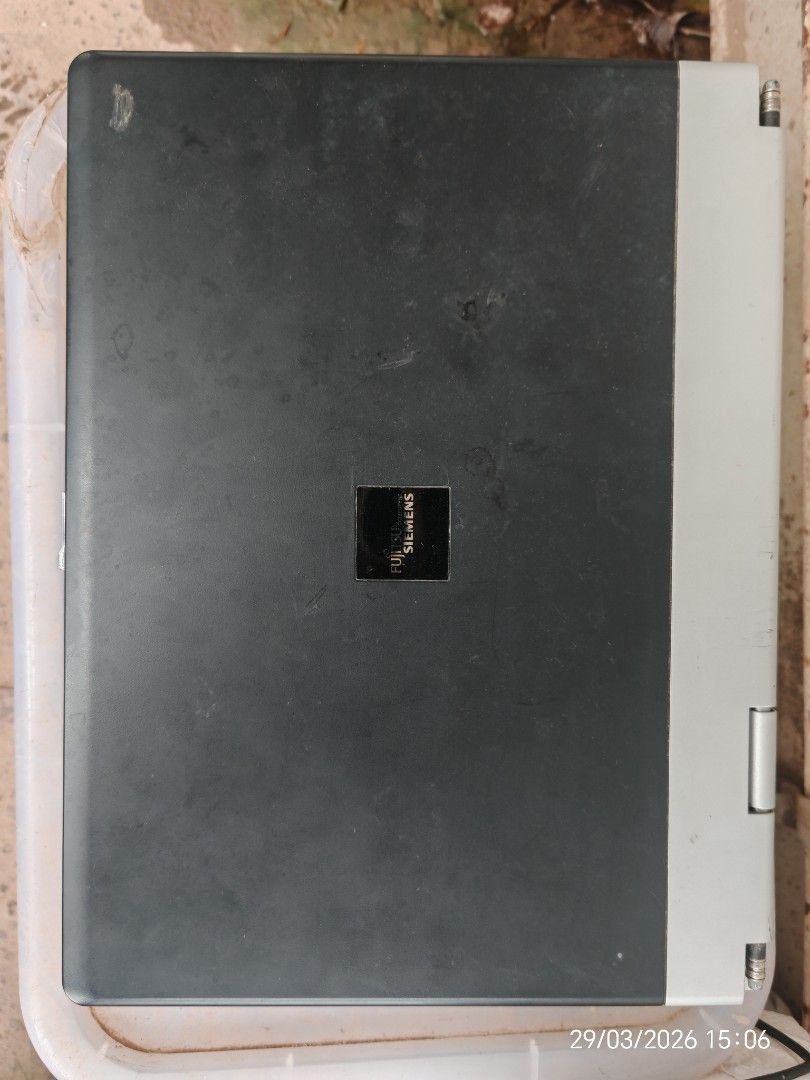 Fujitsu Siemens AMILO Pro Laptop412334587883694083