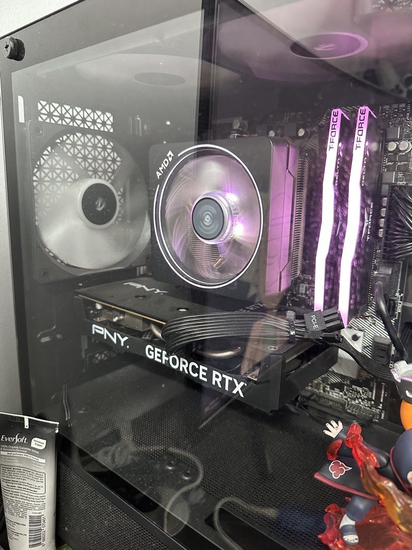 Full Gaming setup413249584225341441