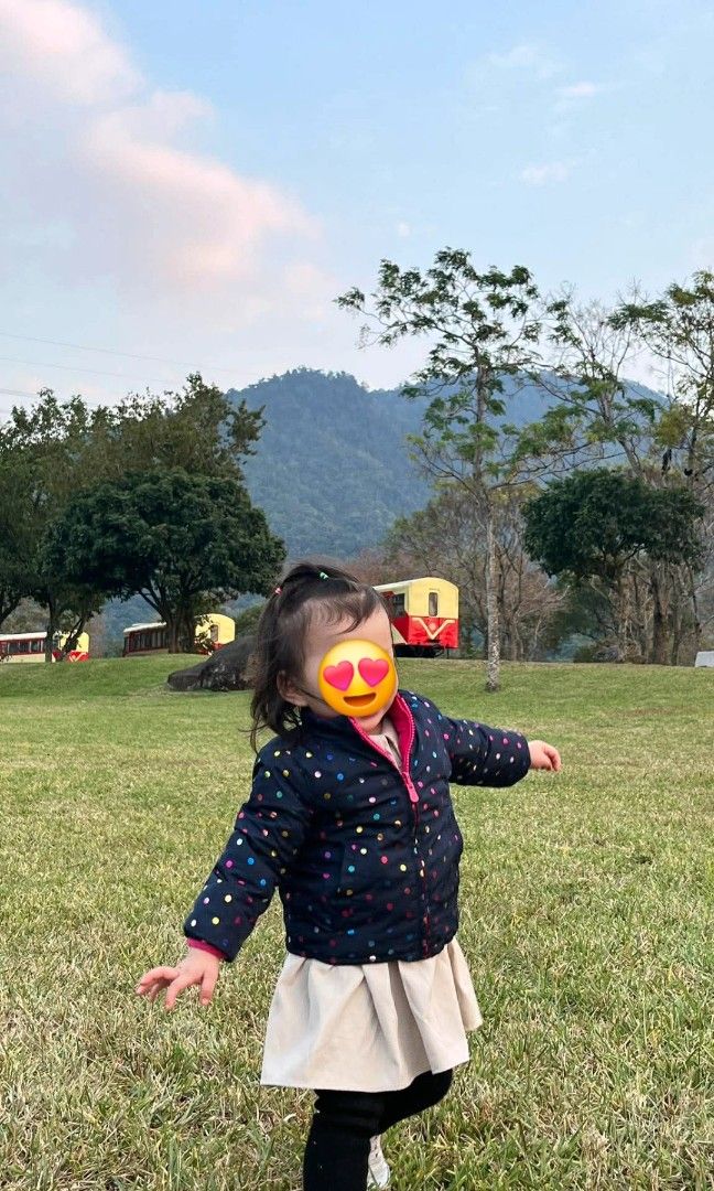 Gap Kids' Polka Dot Jacket (Reversible) (Category: Babies & Kids Fashion) located in Navotas City. Submitted by declutteringwithkc (Listing ID 1429014004, Image 2). Description: Great for cold weather..