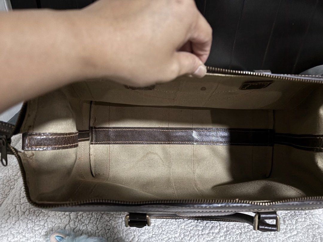 Gucci Boston Bag with Web Stripe (Sherryline) (Category: Luxury Bags & Wallets) located in Mandaluyong City. Submitted by paaqu0801 (Listing ID 1429023039, Image 3). Description: Selling my Gucci Boston Bag, a timeless and versatile piece perfect for everyday use or even light travel. 👜 Details: • Brand: Gucci • Model: Boston Bag • Material: Canvas & Leather • Inclusion: Bag only • Source: Bought from Japan (surplus/preloved shop) ✨ Condition: •