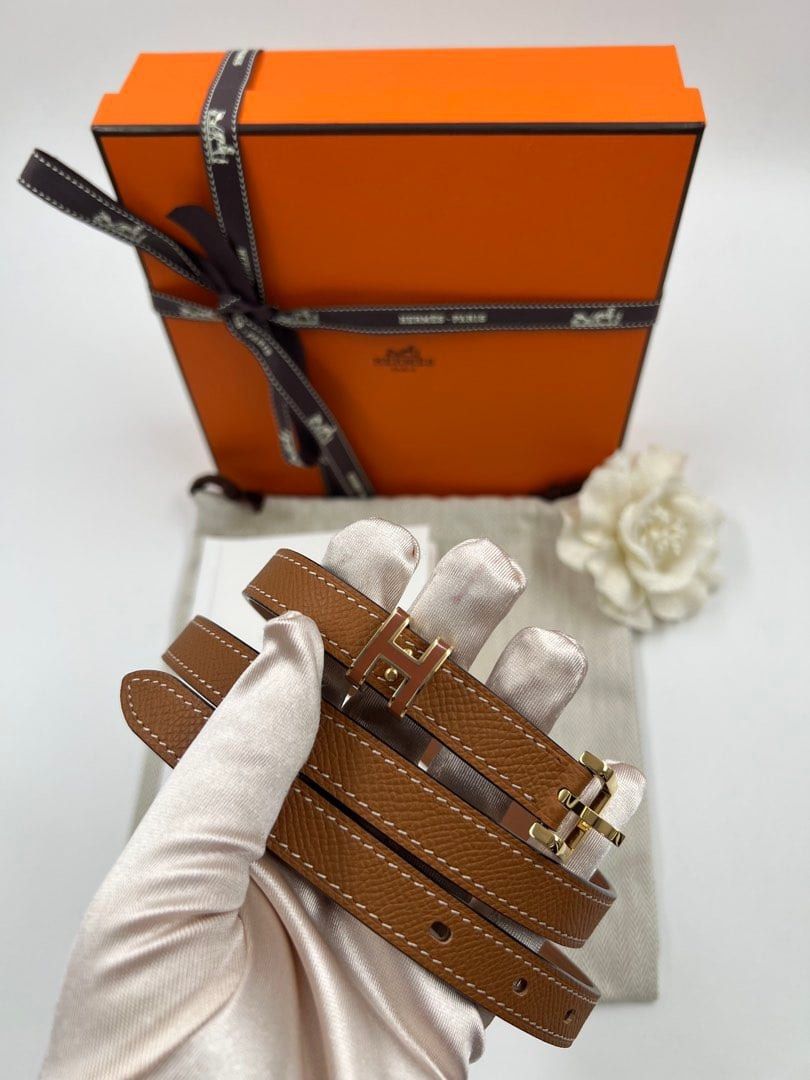 ⚜️Hermes Belt Pop H Belt (Category: Luxury Accessories) located in Makati City. Submitted by 90sangel (Listing ID 1429160354, Image 1). Description: •Item: Hermes Pop H Belt. Leather belt in Epsom calfskin with metal buckle. The iconic Pop H blends in, tone-on-tone, in the role of a loop passing on a thin and feminine belt. •Size: Width .59" 75-110cm •Condition: As New! *Features a tan leather strap with gold-tone hardware. Includes the original 