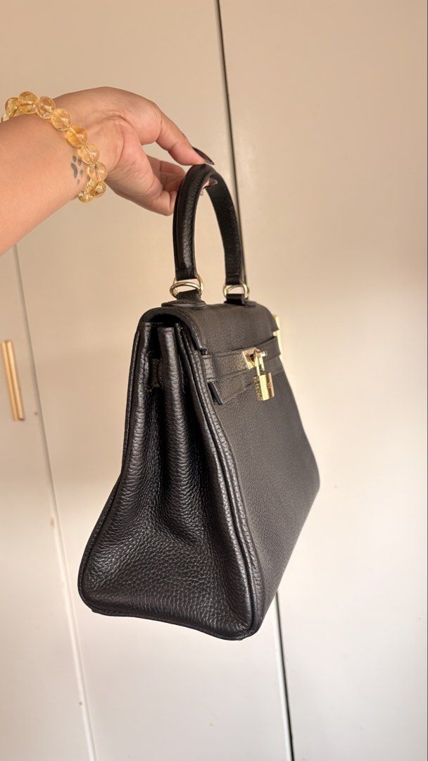Hermes Kelly Handbag Black (Category: Luxury Bags & Wallets) located in Manila. Submitted by ms_ksy (Listing ID 1429041729, Image 3). Description: Japan Preloved Bag Lalamove ready Yes to videocall.