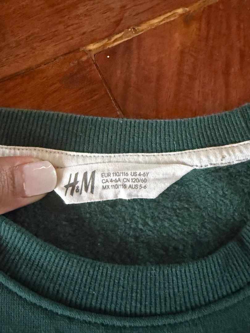 H&M CARDIGAN 4-6y (Category: Babies & Kids Fashion) located in Taguig. Submitted by nicepreloveditems (Listing ID 1429019000, Image 2). Description: .