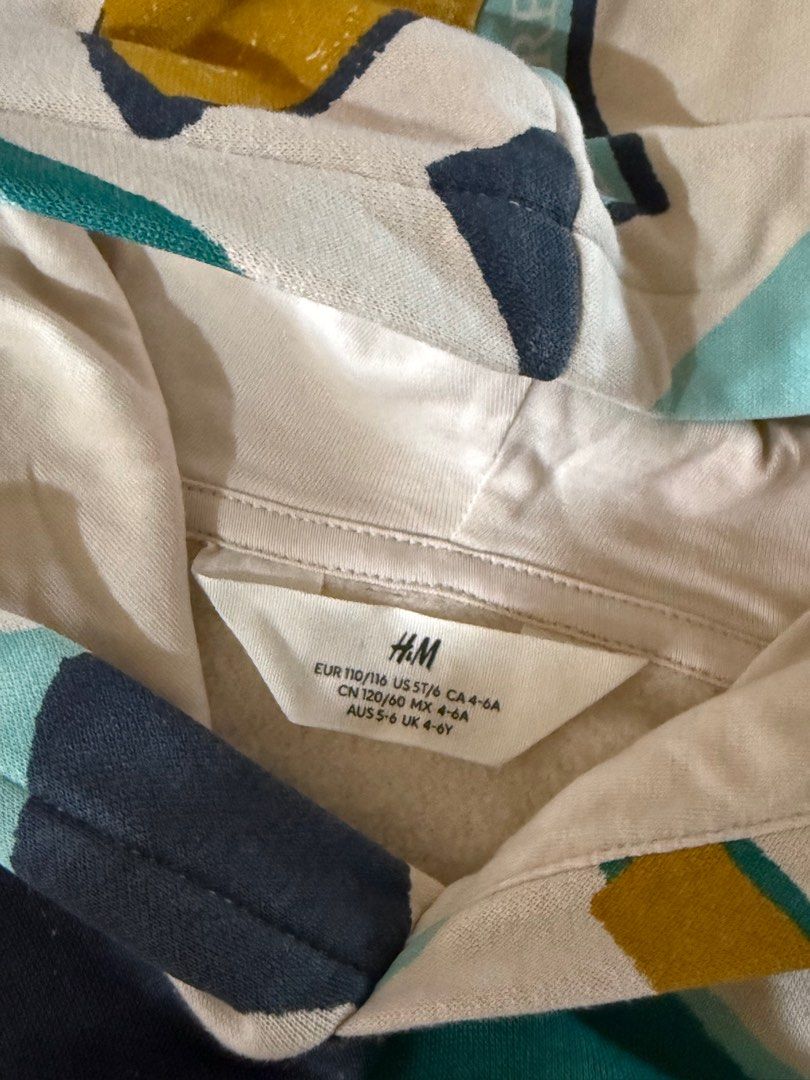 H&M HOODIE 4-6Y (Category: Babies & Kids Fashion) located in Taguig. Submitted by nicepreloveditems (Listing ID 1429020812, Image 2). Description: .