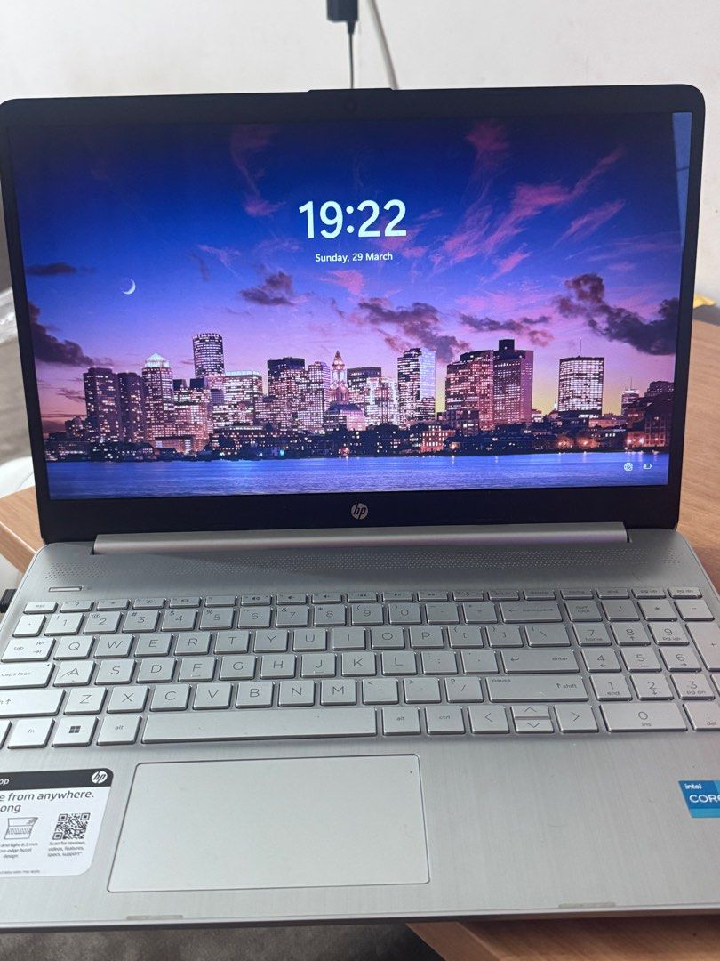 HP 15.6" Touch-Screen Laptop - Intel Core i3412331469429155841