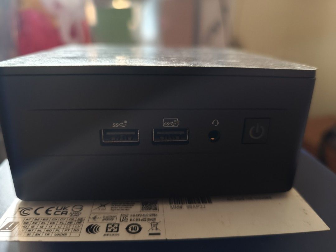 Intel NUC 12 Pro Mini PC - i7-1260P412325657917542402