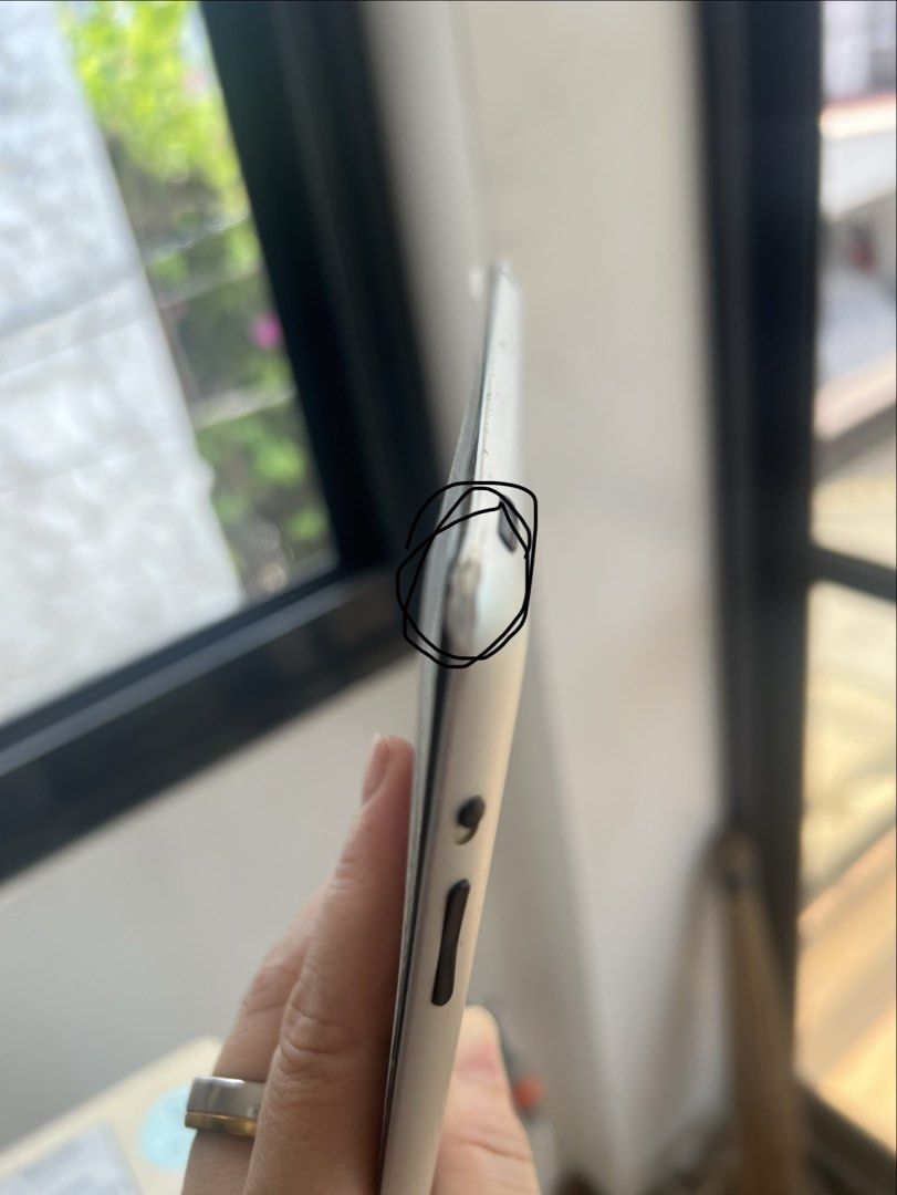 ipad 3rd gen 2012 (Category: iPad) located in San Pedro. Submitted by mighty_oh (Listing ID 1429019816, Image 3). Description: - iPad 3rd Gen (2012) - Classic Apple design - Ideal for browsing and media consumption -games for kids gumagana pa pero wala charger kasama at wala scratch o sira ang screen. tatanggalin lang ang screen protector.