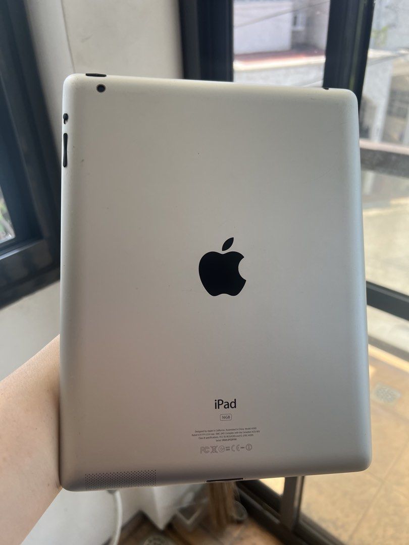 ipad 3rd gen 2012 (Category: iPad) located in San Pedro. Submitted by mighty_oh (Listing ID 1429019816, Image 1). Description: - iPad 3rd Gen (2012) - Classic Apple design - Ideal for browsing and media consumption -games for kids gumagana pa pero wala charger kasama at wala scratch o sira ang screen. tatanggalin lang ang screen protector.