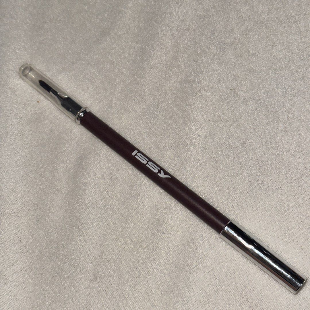Issy & Co. Gel Pencil Extreme - Ninja (Category: Makeup) located in Antipolo. Submitted by bingomama (Listing ID 1429066241, Image 1). Description: Never been used, accidentally bought two Shade: Ninja Decluttering, more makeup on my page! Delivery via lalamove or J&T Meet ups in SM Masinag.