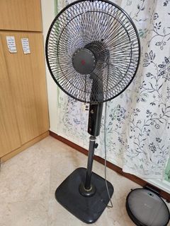 (Category: ) located in . Submitted by klutterkat (Listing ID 1428964307, Image 1). Description: .