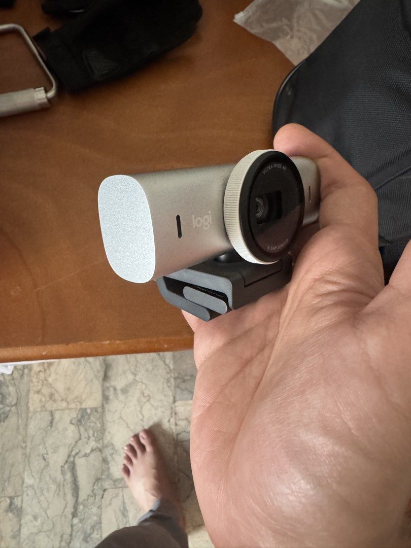 Logitech Mx Brio (Category: Webcams) located in Pasay City. Submitted by pebersole (Listing ID 1429050338, Image 3). Description: Logitech MX Brio Ultra HD 4K Webcam Selling Logitech MX Brio, a premium 4K webcam with excellent image quality. Ideal for work‑from‑home, online meetings, teaching, or content creation. Features: Ultra HD 4K video AI image enhancement and HDR Strong low‑light performance Dual noise‑reducing microphones Show Mode for pr