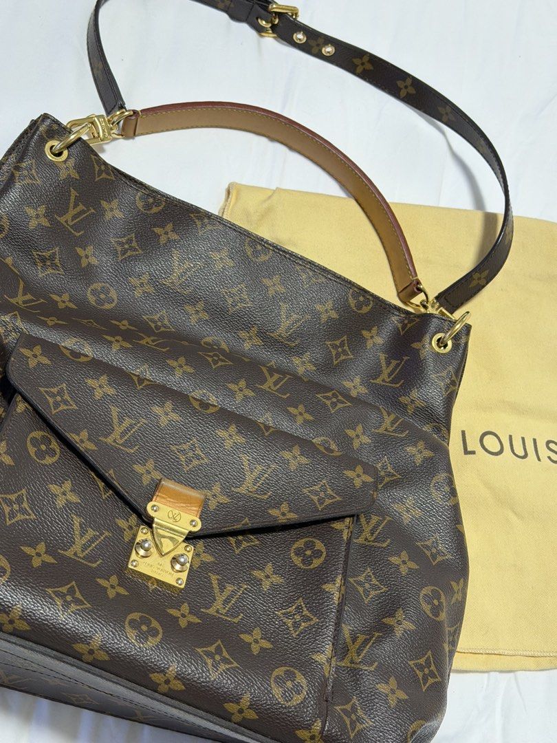 Louis Vuitton Metiz Monogram Handbag (Category: Luxury Bags & Wallets) located in Makati City. Submitted by marialin21 (Listing ID 1429130089, Image 3). Description: .