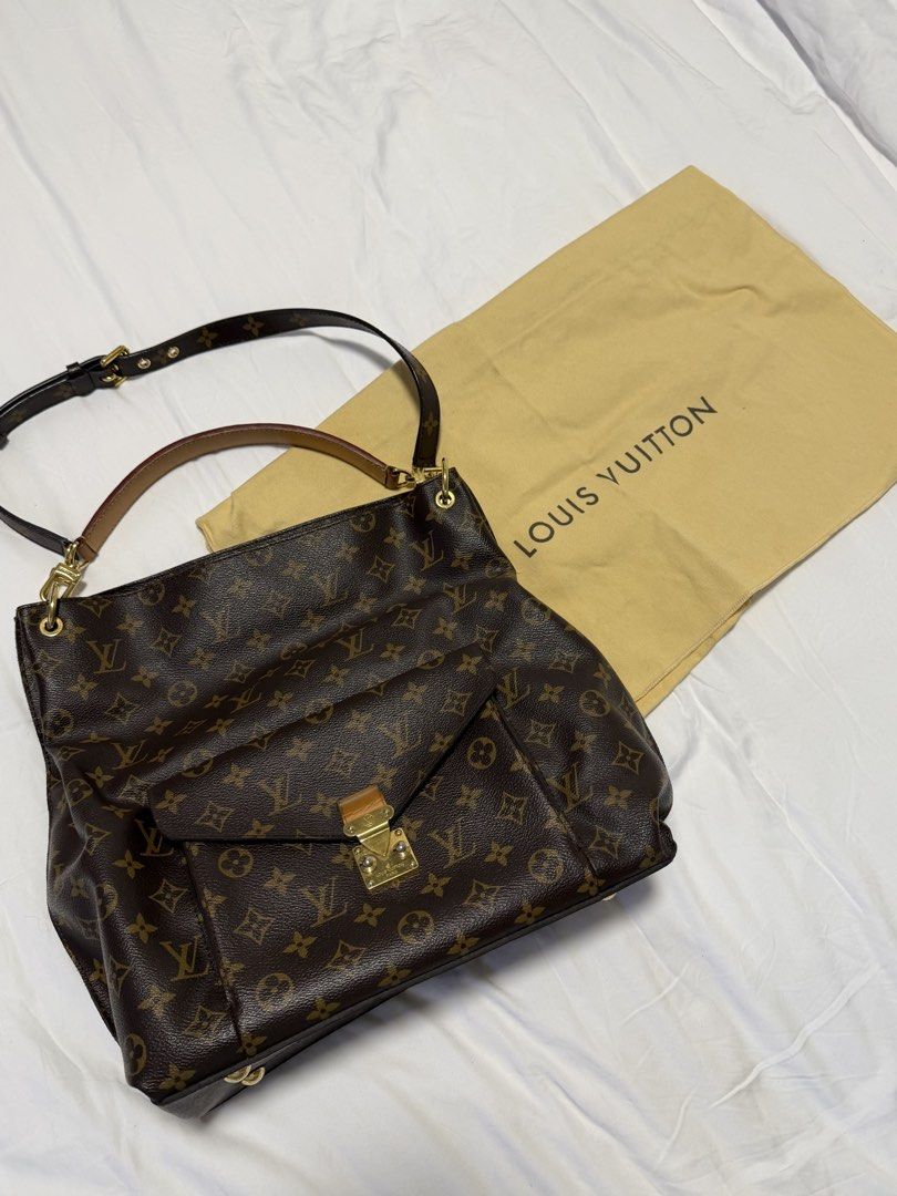 Louis Vuitton Metiz Monogram Handbag (Category: Luxury Bags & Wallets) located in Makati City. Submitted by marialin21 (Listing ID 1429130089, Image 1). Description: .