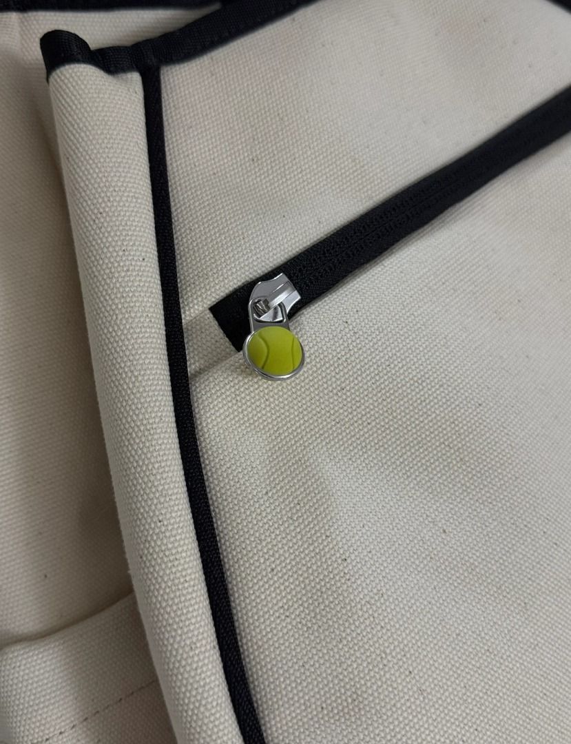 lulu lemon tennis bag backpack (Category: Backpacks) located in Angeles City. Submitted by dear_noona (Listing ID 1429050748, Image 2). Description: .