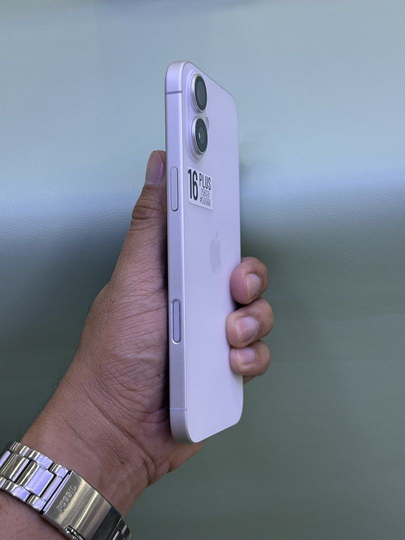 MABILISAN IPHONE 16 PLUS 256GB (Category: iPhone 16 Series) located in Pasig City. Submitted by FarAndRayShop (Listing ID 1429090068, Image 3). Description: WE ACCEPT INSTALLMENT / SWAP / BENTA-SELL 📱 iPhone 16 Plus •White Titanium •256GB Storage •Goods Battery Condition •Factory Unlock ( Any Sim ) •Unli check/reset to sawa •W/ Original Equipment Manufactor Charger •Serial Number Can do check on website or 3utools 💰Selling Price: 42,990 Payment