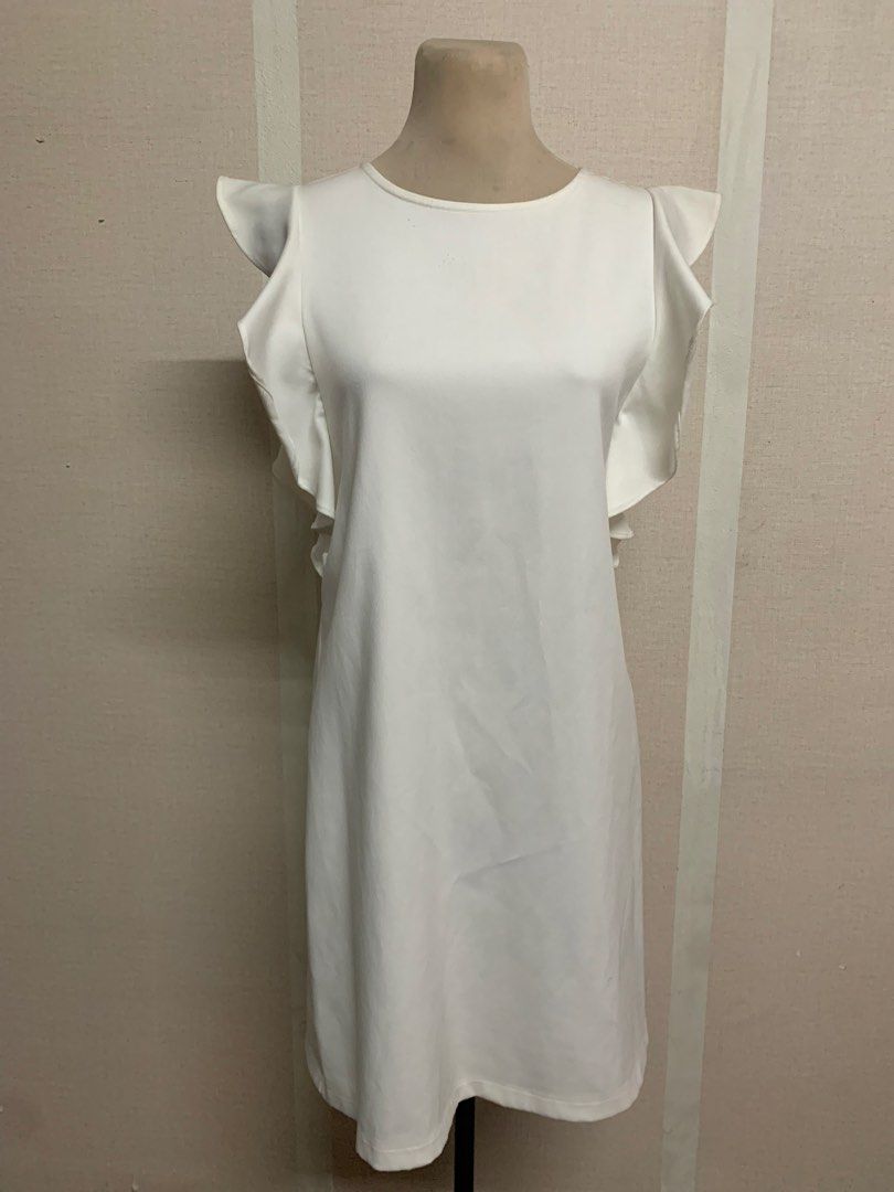 Mango Casual White Ruffle Sleeve Dress (Category: Dresses) located in Quezon City. Submitted by thriftythought (Listing ID 1429052865, Image 1). Description: Decluttering Loc QC .