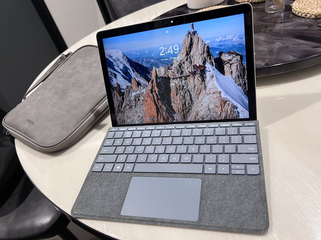 Microsoft Surface Go 2 Tablet with Keyboard and Case412334592780544000