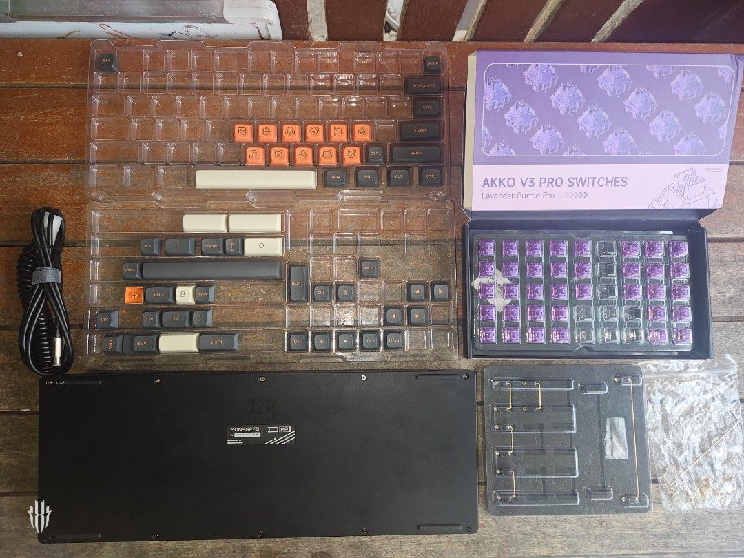 MONSGEEK M2 SET (Category: Computer Keyboard) located in Manila. Submitted by kristianharold (Listing ID 1429127614, Image 2). Description: MONSGEEK M2 QMK COLOR BLACK ANODIZED FULL CNC ALUMINUM BODY HOT SWAPPABLE RGB SOUTH FACING COMES WITH AKKO RETRO PBT KEYCAPS SET ASA LOW PROFILE 155PCS KEYS AKKO V3 PRO LAVENDER PURPLE SWITCHES SWITCH (SUPER THOCKY) AKKO STABILIZER (BLACK) FREEBIES CLEANING SET AND SWITCH LUBRICANT COMPLETE WITH BOX GAGAMITIN