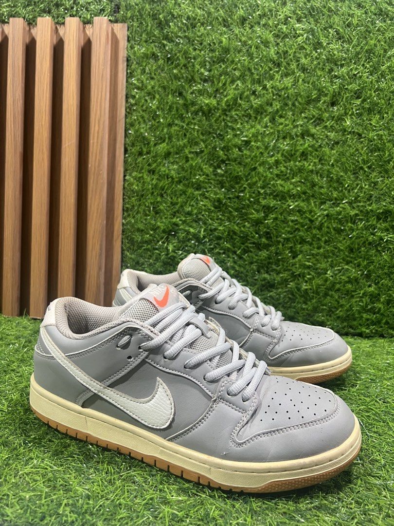 Nike SB Dunk Low Grey (Category: Sneakers) located in Baguio. Submitted by vercale (Listing ID 1429123257, Image 2). Description: N!KE SB DUNK LOW PRO “ORANGE LABEL WOLF GREY” Size 7 us 40 euro 25cm (men’s) Like New Condition Signs of usage No bakbak From Personal Box Php 700 only LP Gcash now first to pay 🙏.