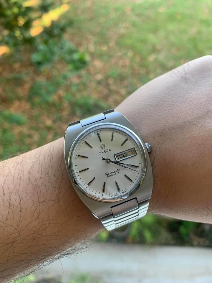 Omega Seamaster Day-Date Automatic (Category: Luxury Watches) located in Caloocan City. Submitted by joaquinrpi81493 (Listing ID 1429004182, Image 2). Description: Omega Seamaster Day-Date Automatic (Watch Only) Model: 166.0126 Caliber: 1020 Year: 1970 35mm Glass replaced with Plexi Glass For 6.5 inch wrist, no extra links Watch only Price at Chrono24 is almost at 75k Selling this one for 60k.