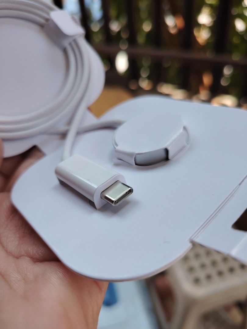 Original Apple 🍏 watch magnetic USB-C fast Charging (Category: Cables & Chargers) located in Makati City. Submitted by isakie (Listing ID 1429080351, Image 2). Description: Apple WATCH MAGNETIC WIRELESS USB-C FAST CHARGING MODE OF PAYMENT ✅COD ✅GCASH ✅PAYMAYA VIA LALAMOVE, GRAB OR U CAN BOOK YOUR OWN RIDER TO PICK UP. 14DAYS WARRANTY AND SAME DAY DELIVERY ‼️ Pm for sure buyer 😉.