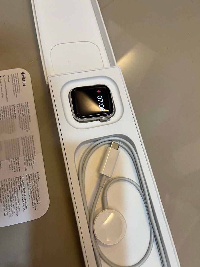 Original Apple Watch SE (2nd Gen) (Category: Luxury Watches) located in Quezon City. Submitted by jhaediah (Listing ID 1429075644, Image 3). Description: 🍏 Watch SE (2nd Gen) — barely used, bought 7 months ago and still in like-new condition. • No dents or scratches • Complete with box, charger, and straps.