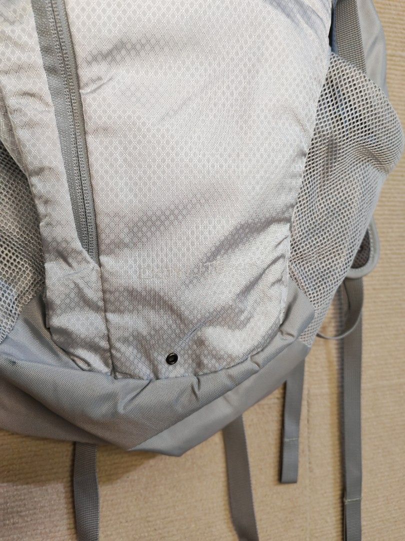 Osprey Daylight plus Backpack (Category: Backpacks) located in Iligan City. Submitted by wantwears14 (Listing ID 1429137533, Image 3). Description: Osprey backpack is a lightweight and versatile option. It features a main compartment, front zippered pocket, and side mesh pockets. The back panel has a breathable design for comfort. The Osprey logo is visible on the front. It also has adjustable straps and a sternum strap for a secure fit. The back