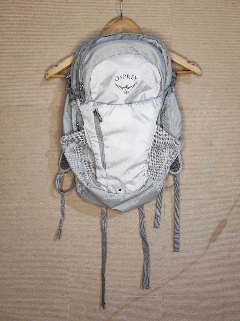 Osprey Daylight plus Backpack (Category: Backpacks) located in Iligan City. Submitted by wantwears14 (Listing ID 1429137533, Image 1). Description: Osprey backpack is a lightweight and versatile option. It features a main compartment, front zippered pocket, and side mesh pockets. The back panel has a breathable design for comfort. The Osprey logo is visible on the front. It also has adjustable straps and a sternum strap for a secure fit. The back
