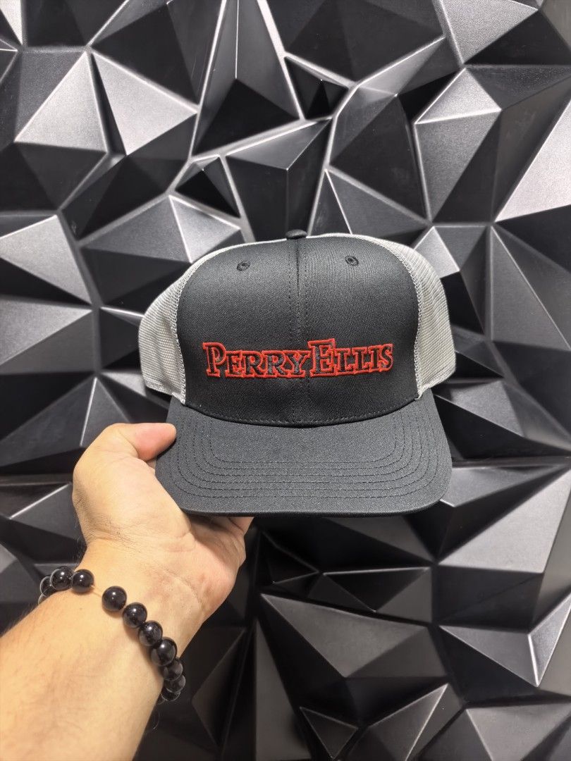 Perry Ellis Trucker Cap (Category: Caps & Hats) located in Bacoor. Submitted by secretsup (Listing ID 1428991315, Image 1). Description: Perry Ellis Trucker Cap SIZE : OSFA 650 PLUS SF .