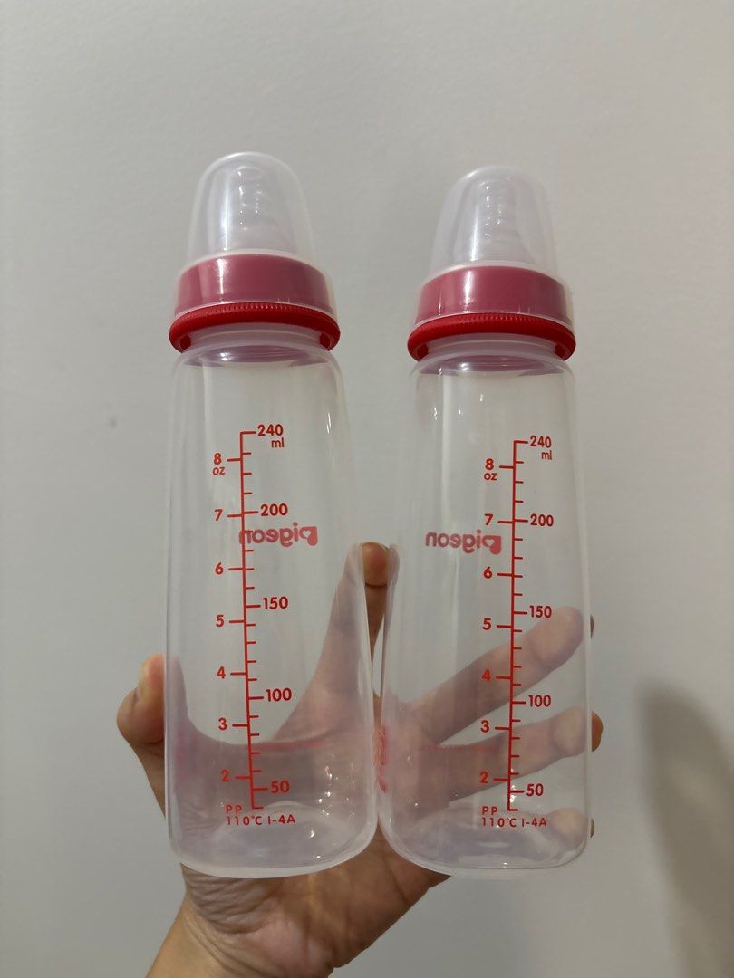 Pigeon 240ml Baby Bottles (Category: Breastfeeding & Bottle Feeding) located in Pasig City. Submitted by dianexing (Listing ID 1429022615, Image 2). Description: Bought for my 1 year old. Tried one once but still doesnt want other type of milk bottles so this was not used at all..