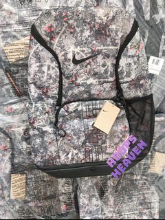 (Category: ) located in . Submitted by hoopsheaven (Listing ID 1429025142, Image 1). Description: .