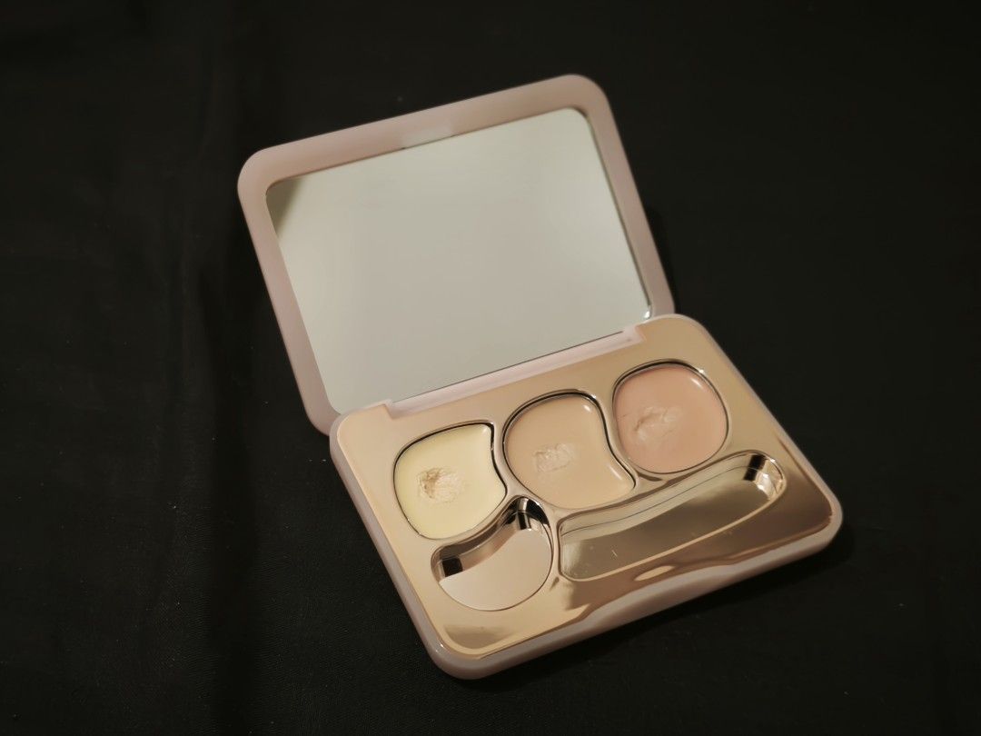 Romantic Beauty Tricolor Concealer (Category: Makeup) located in Makati City. Submitted by ravr___ (Listing ID 1429119420, Image 2). Description: .