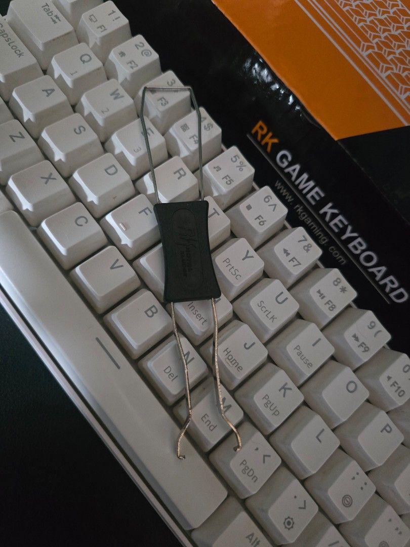 Royal Kludge RK61 Mechanical Keyboard (Category: Computer Keyboard) located in Dasmarinas. Submitted by ferrari800 (Listing ID 1429047888, Image 1). Description: Royal Kludge RK61 Bluetooth Keyboard Issues: - Some keys need to be tapped twice (likely baka madumi) - 'L' backlit lacks green color as seen on pictures.
