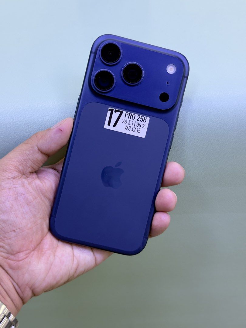 RUSH IPHONE 17 PRO 256GB (Category: iPhone 17 Series) located in Pasig City. Submitted by FarAndRayShop (Listing ID 1429083586, Image 1). Description: WE ACCEPT INSTALLMENT / SWAP / BENTA-SELL 📱 iPhone 17 Pro •Blue Titanium •256GB Storage •Goods Battery Condition •Factory Unlock ( Any Sim ) •Unli check/reset to sawa •W/ Original Equipment Manufactor Charger •Serial Number Can do check on website or 3utools 💰Selling Price: 64,990 Payment Options
